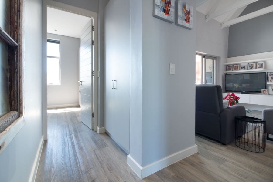 2 Bedroom Property for Sale in Plattekloof Western Cape